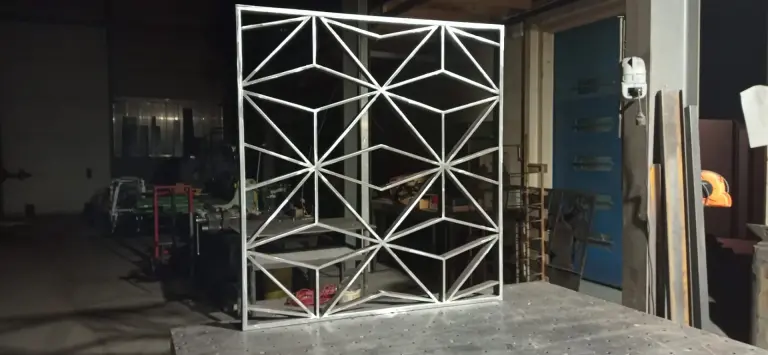 Grilles à Clermont-Ferrand - Cadre design en acier | AL Métallerie