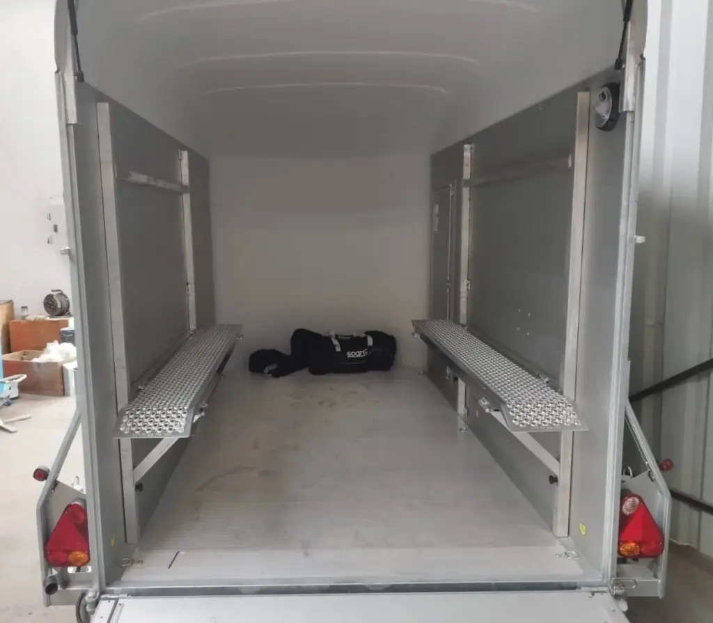 Métallerie Réalisation d'un aménagement de remorque pour le transport d'un kart. - Photo 3 | AL Métallerie Thiers (63)